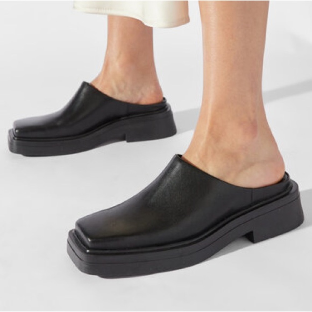 Vagabond Eyra Mules